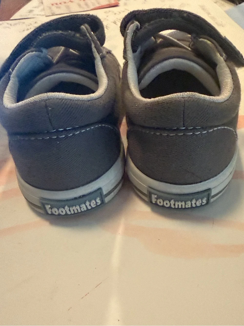 FootMates Gray Canvas Kids Sneakers with Velcro Strap size 5
